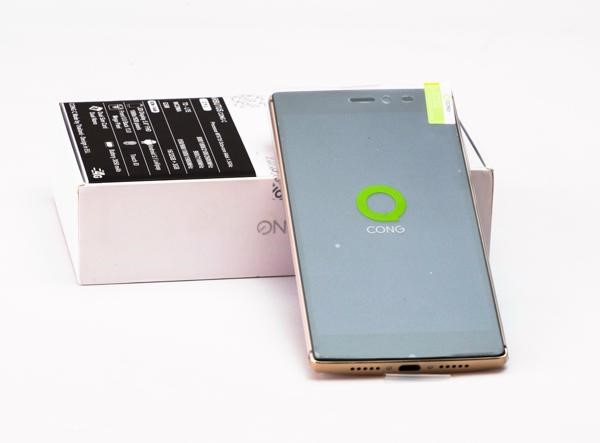 Arbutus Cong C: RAM 3 GB, bảo mật vân tay đa dụng